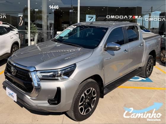 TOYOTA HILUX 2.8 D-4D TURBO DIESEL CD SRX 4X4 AUTOMÁTICO